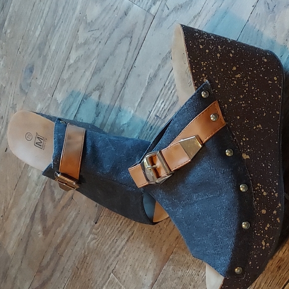 M&M 4 for $12 Shoes - Picture 2 of 9